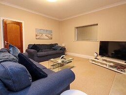 6D Clifton Drive