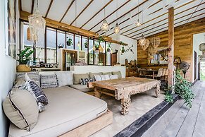 Kula Villa by Betterplace