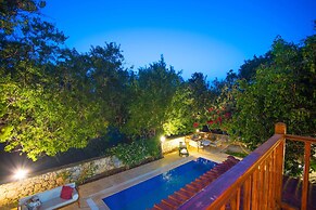 Villa London