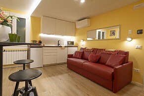 NINA'S  ACCOMMODATIONS IN VENICE CENTER