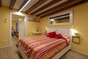 NINA'S  ACCOMMODATIONS IN VENICE CENTER