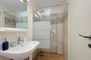 Treasurerome Opera Trevi Green Suite 2BR