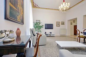 Treasurerome Opera Trevi Green Suite 2BR