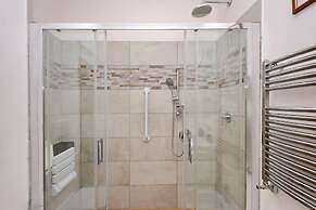 Treasurerome Opera Trevi Green Suite 2BR