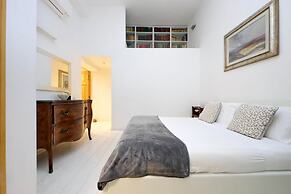 Treasurerome Opera Trevi Grand Suite 3BR