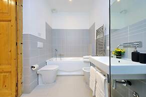 Treasurerome Opera Trevi Grand Suite 3BR