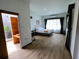 Isan Golf & Adventure Hotel