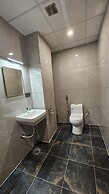 Emerald Urban Comforts