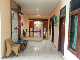 Miraa Guest House & Resto