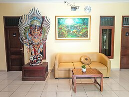 Miraa Guest House & Resto