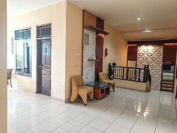 Miraa Guest House & Resto