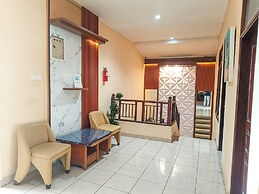Miraa Guest House & Resto