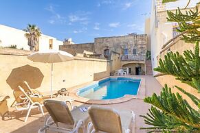Ta'leli Pool Farmhouse in Gozo