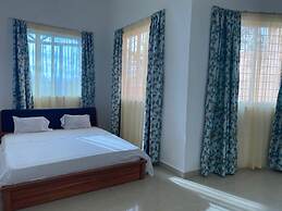 Lux Suites Mkomani Beachfront Apartment