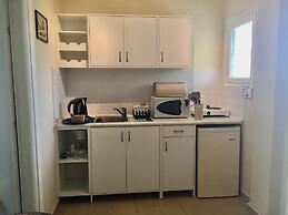 The Mayflower Studios & Apartments