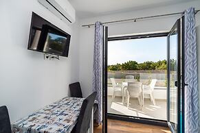 Deluxe Villa Laura With Pool Studio 1b