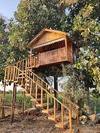 Lotuslap Resort
