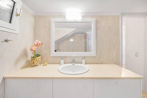 Maela Luxury Suite
