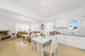 Maela Luxury Suite