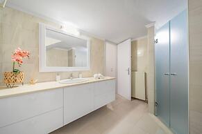 Maela Luxury Suite