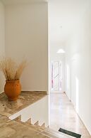 Maela Luxury Suite