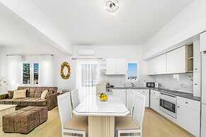 Maela Luxury Suite