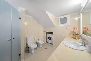 Maela Luxury Suite