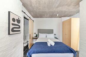 Seaside Studio Apartment, 9 Mins to Queens Beach!