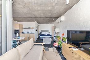 Seaside Studio Apartment, 9 Mins to Queens Beach!