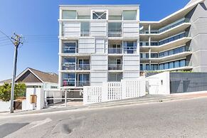 Seaside Studio Apartment, 9 Mins to Queens Beach!