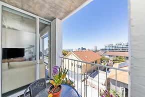 Seaside Studio Apartment, 9 Mins to Queens Beach!