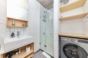 Seaside Studio Apartment, 9 Mins to Queens Beach!
