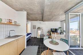 Seaside Studio Apartment, 9 Mins to Queens Beach!