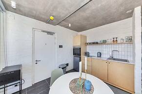 Seaside Studio Apartment, 9 Mins to Queens Beach!