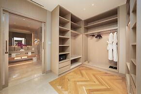FIVE LUXE