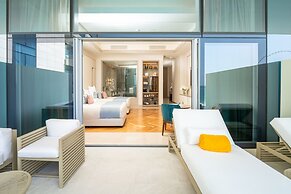 FIVE LUXE