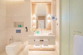 FIVE LUXE