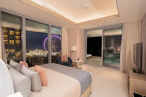 FIVE LUXE