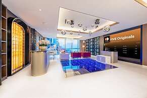 FIVE LUXE