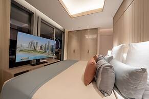 FIVE LUXE