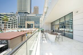 FIVE LUXE