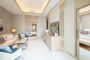 FIVE LUXE