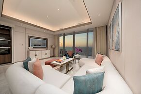 FIVE LUXE