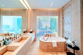 FIVE LUXE