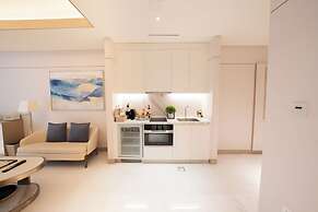 FIVE LUXE