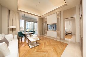 FIVE LUXE