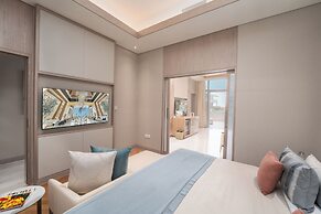 FIVE LUXE