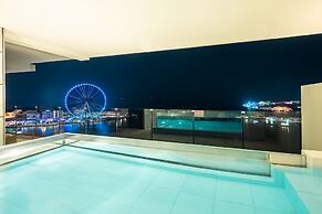 FIVE LUXE