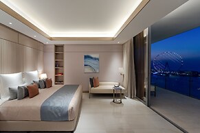 FIVE LUXE