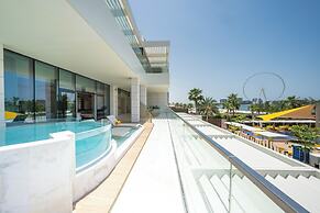 FIVE LUXE